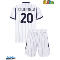 Inter Milan Hakan Calhanoglu #20 Bortedraktsett Barn 2026-27 Kortermet (+ Korte bukser)